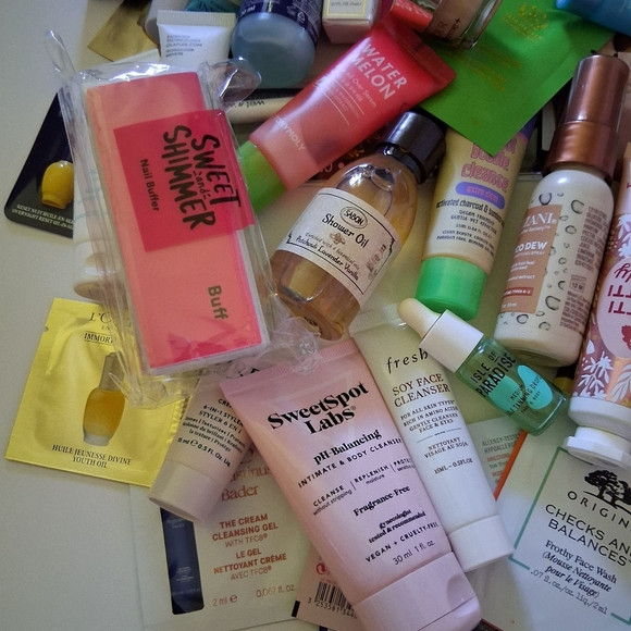 NEW Large Beauty, Skincare, Haircare Bundle Lot - Picture 2 of 5